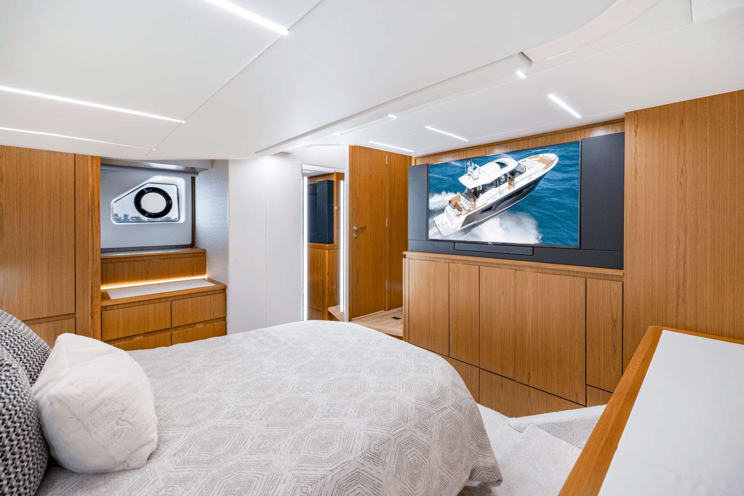 2025 Tiara Yachts EX 54 Image Thumbnail #40