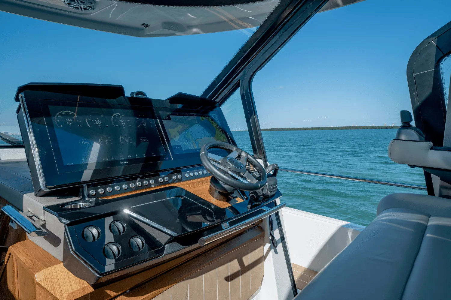 2025 Tiara Yachts EX 60 Image Thumbnail #27