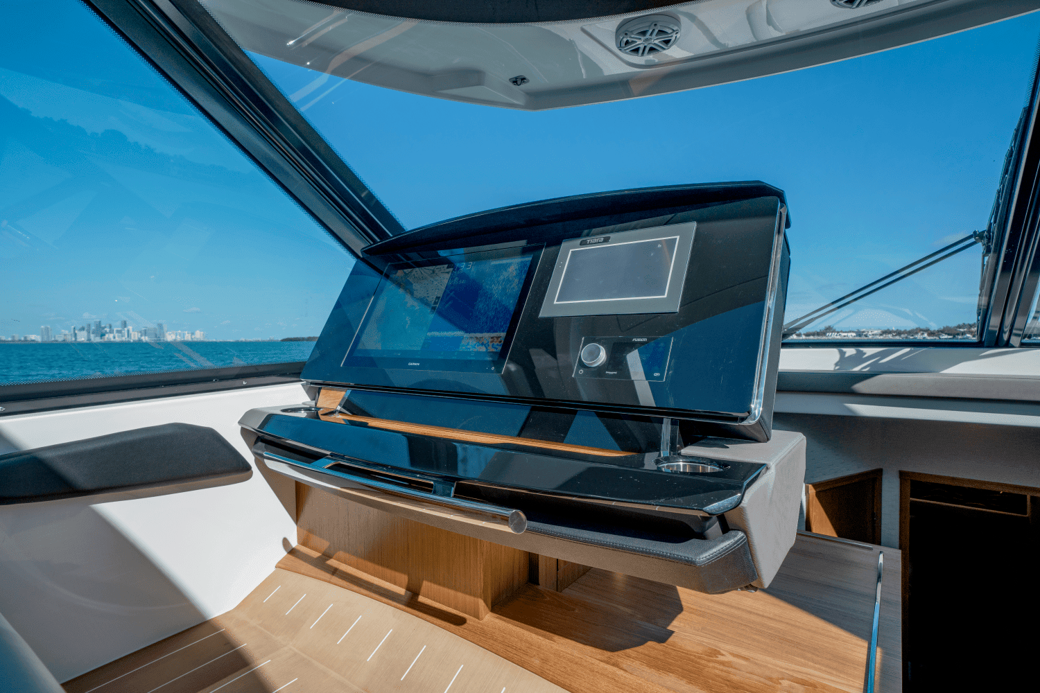 2025 Tiara Yachts EX 60 Image Thumbnail #18