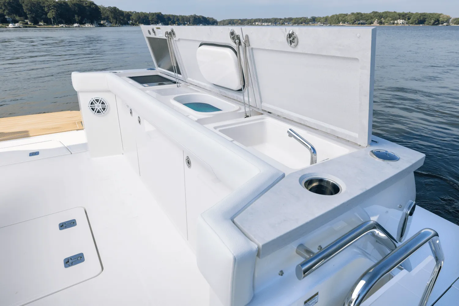 2025 Tiara Yachts EX 60 Image Thumbnail #21