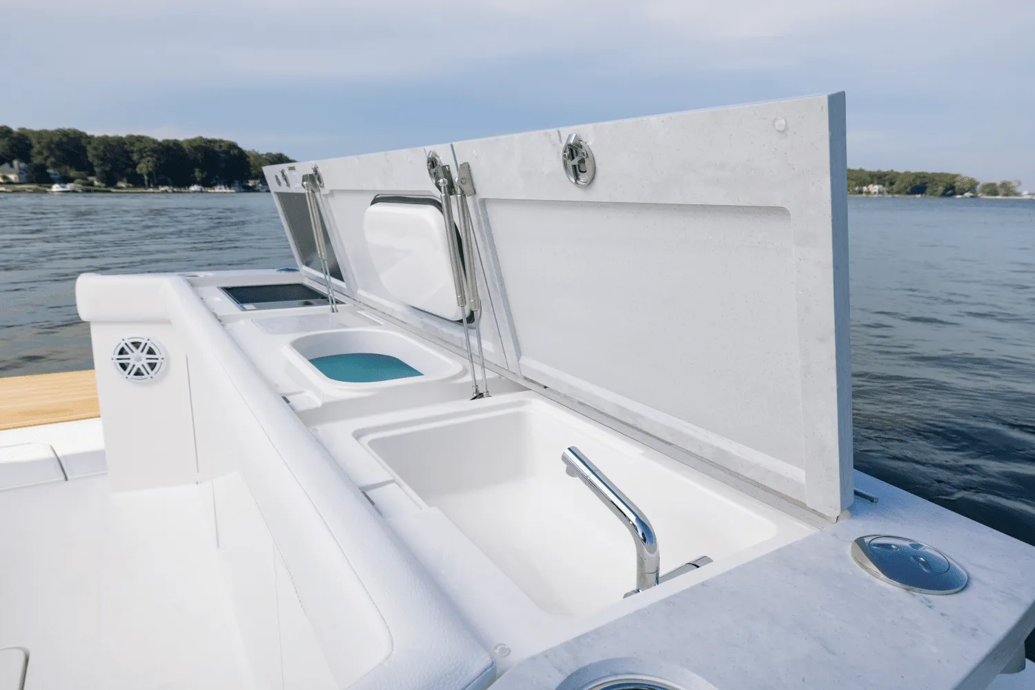 2025 Tiara Yachts EX 60 Image Thumbnail #7