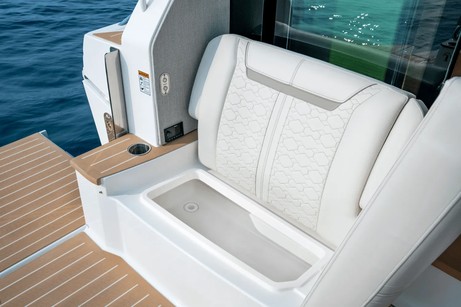2025 Tiara Yachts LE 48 Image Thumbnail #7