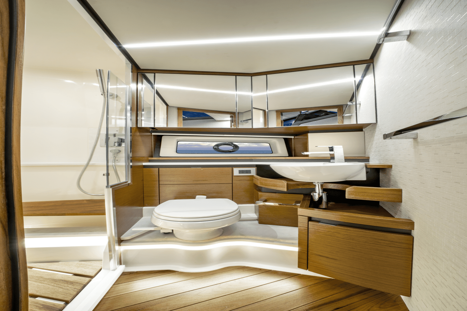 2025 Tiara Yachts LE 48 Image Thumbnail #11