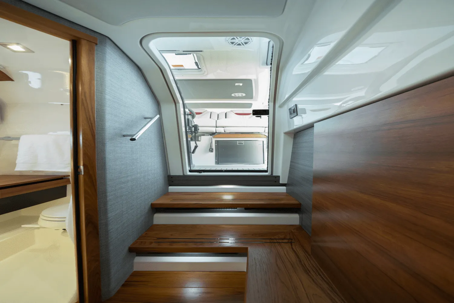 2025 Tiara Yachts LS 34 Image Thumbnail #31