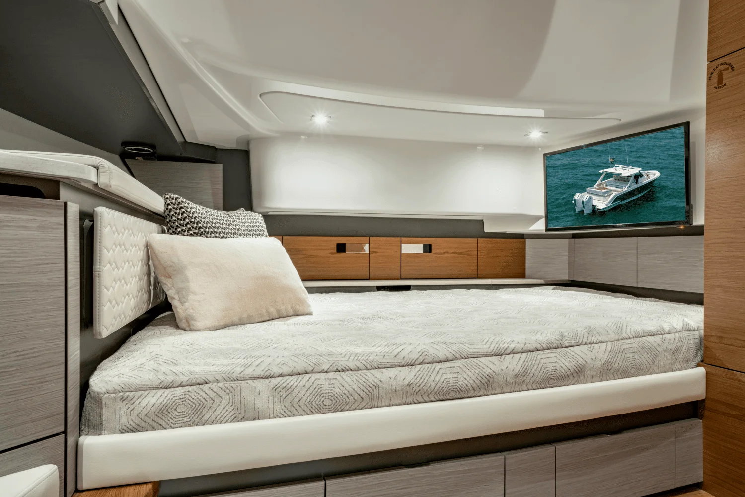 2025 Tiara Yachts LS 43 Image Thumbnail #18