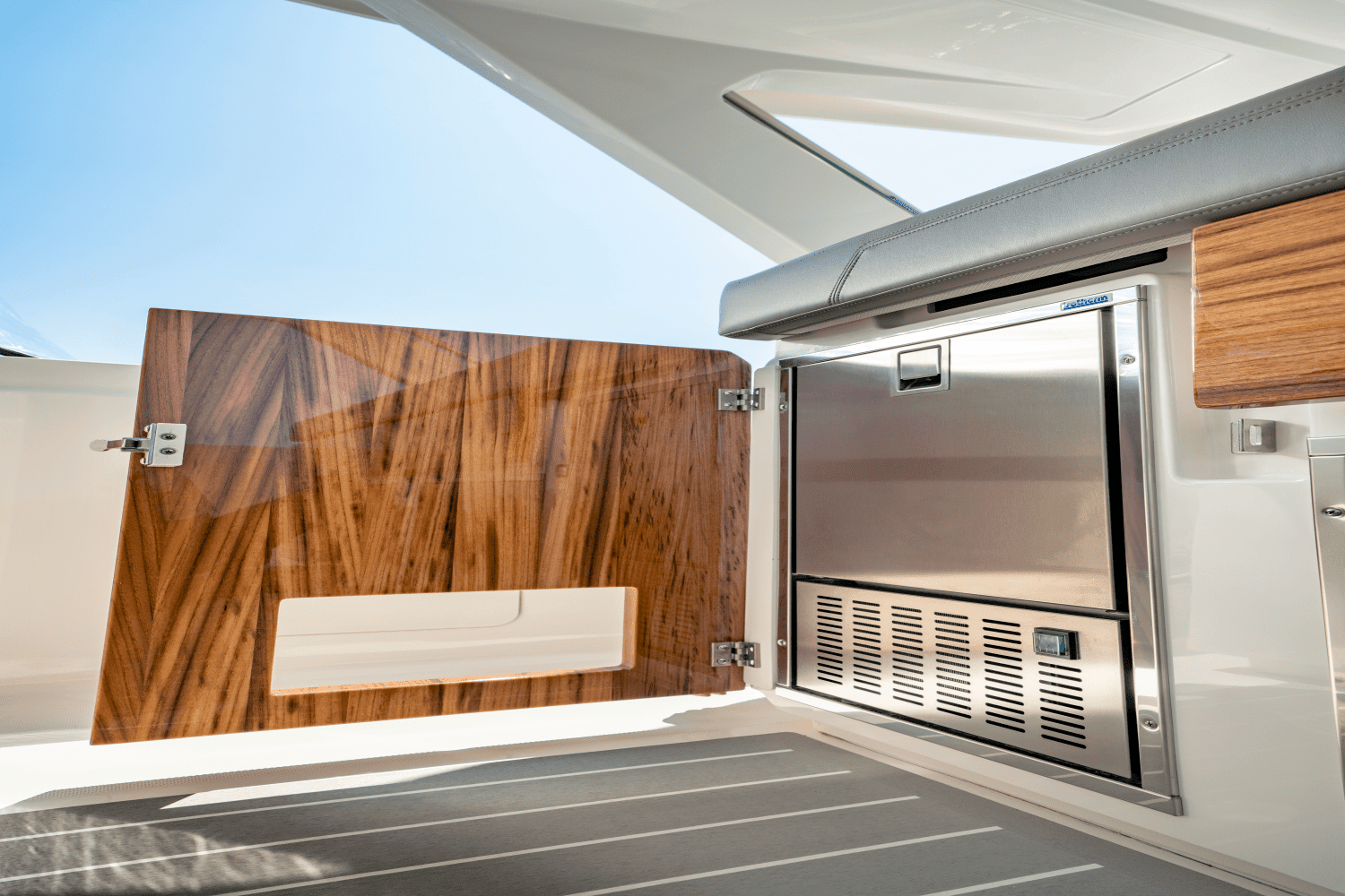 2025 Tiara Yachts LS 43 Image Thumbnail #37