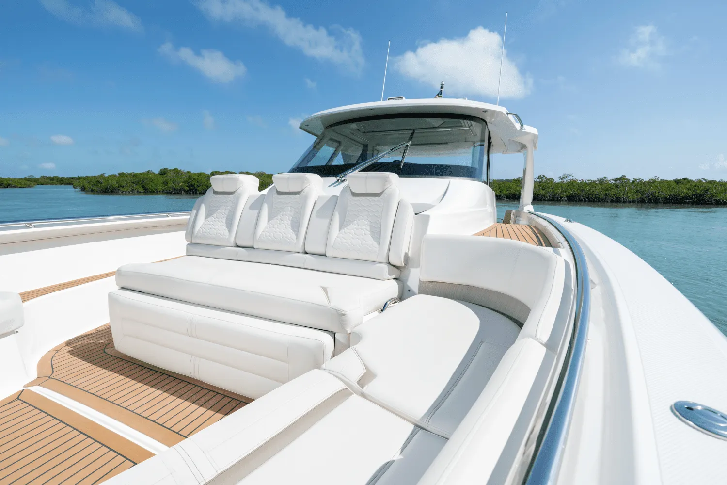 2025 Tiara Yachts LS 48 Image Thumbnail #12