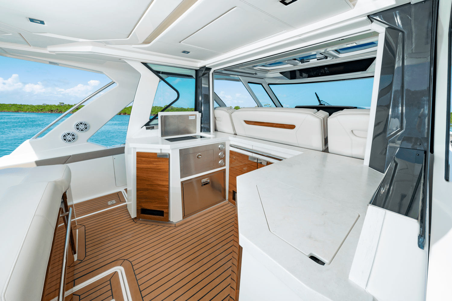 2025 Tiara Yachts LS 48 Image Thumbnail #18