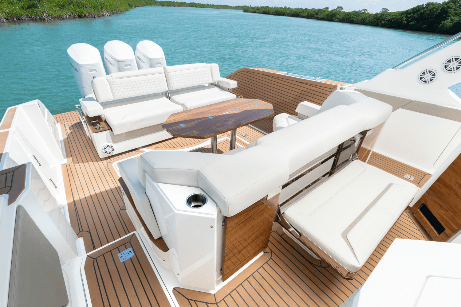 2025 Tiara Yachts LS 48 Image Thumbnail #7
