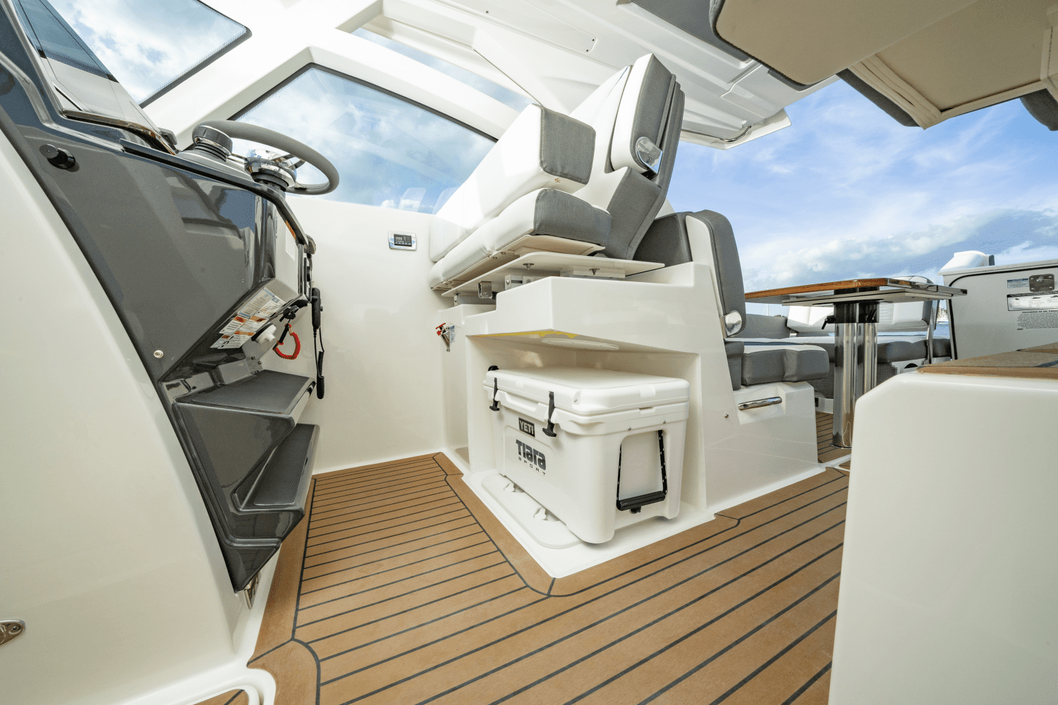 2025 Tiara Yachts LX 34 Image Thumbnail #38