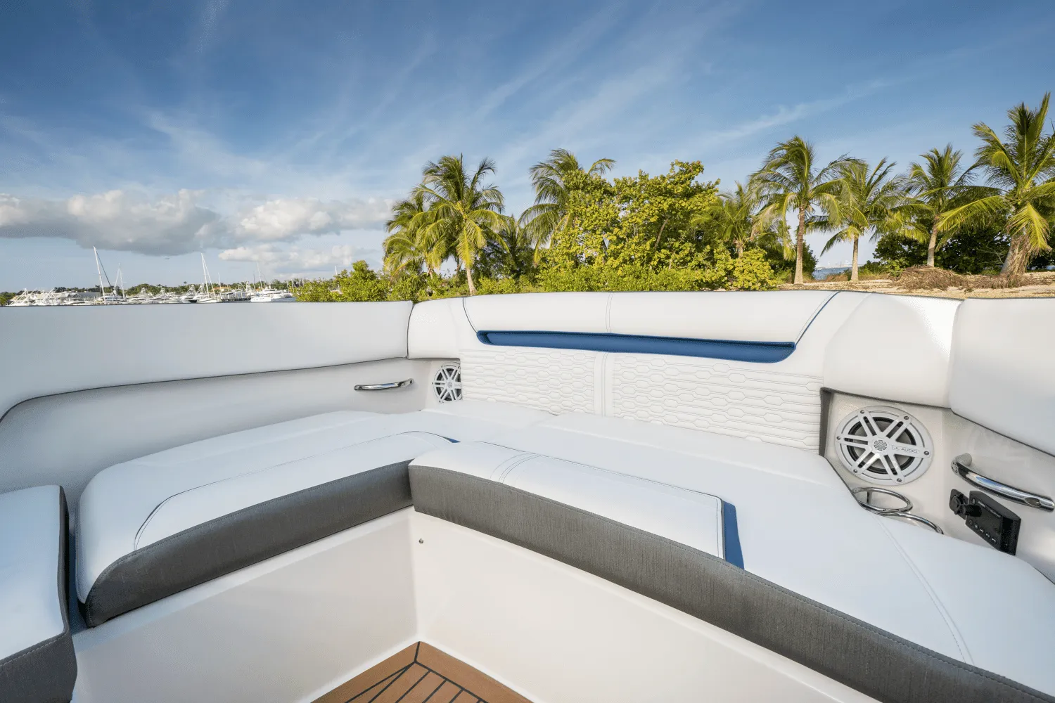 2025 Tiara Yachts LX 34 Image Thumbnail #32