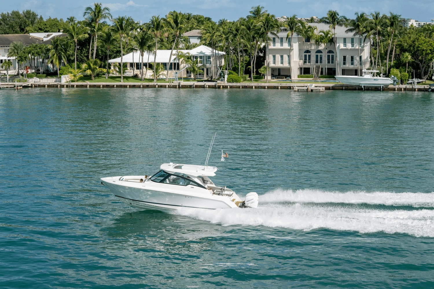 2025 Tiara Yachts LX 34 Image Thumbnail #4