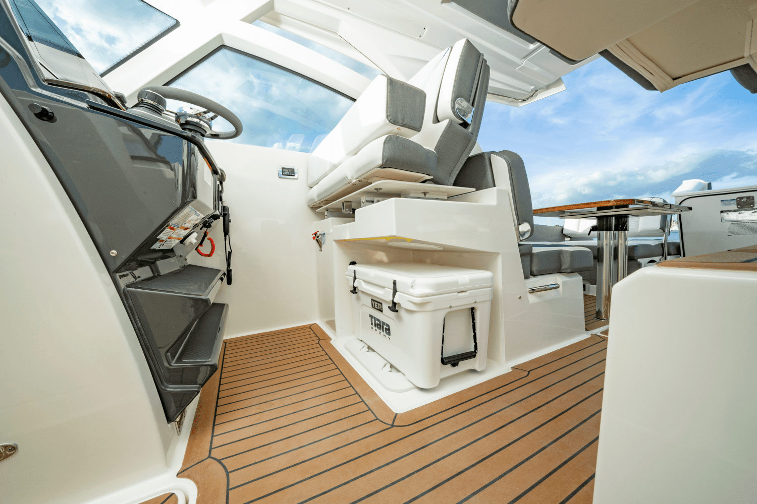 2025 Tiara Yachts LX 34 Image Thumbnail #38