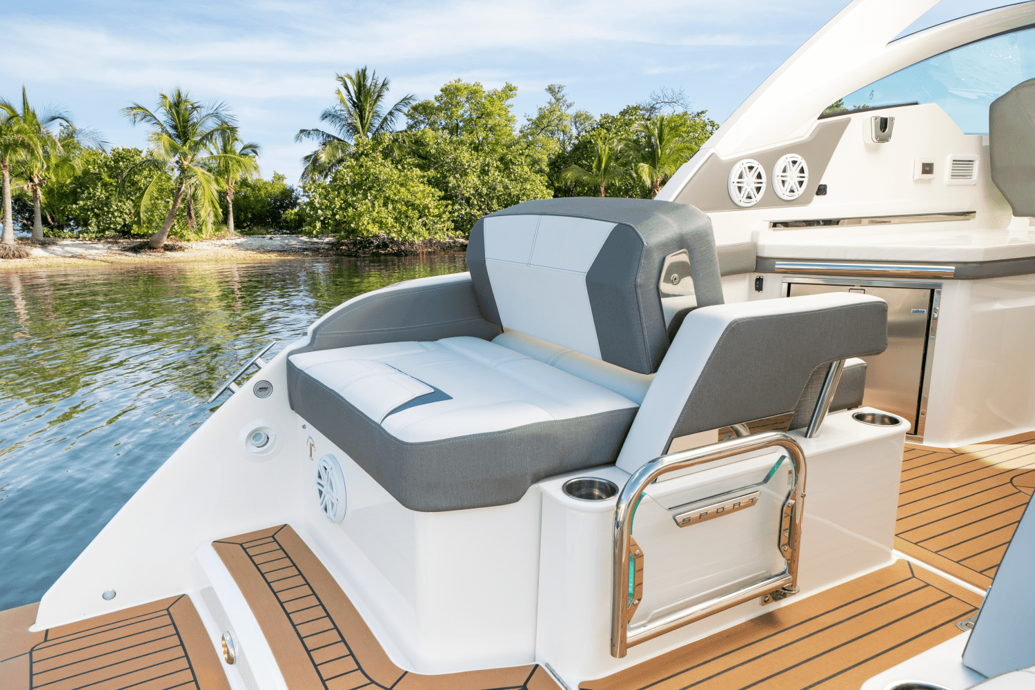 2025 Tiara Yachts LX 34 Image Thumbnail #40