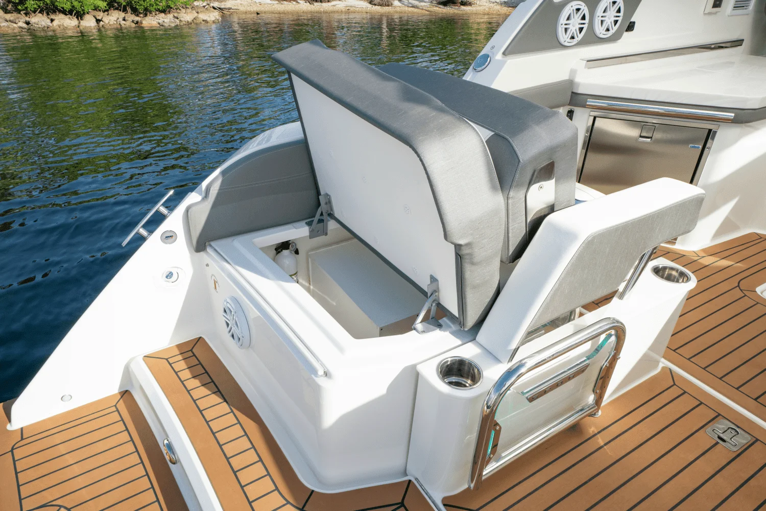 2025 Tiara Yachts LX 34 Image Thumbnail #41