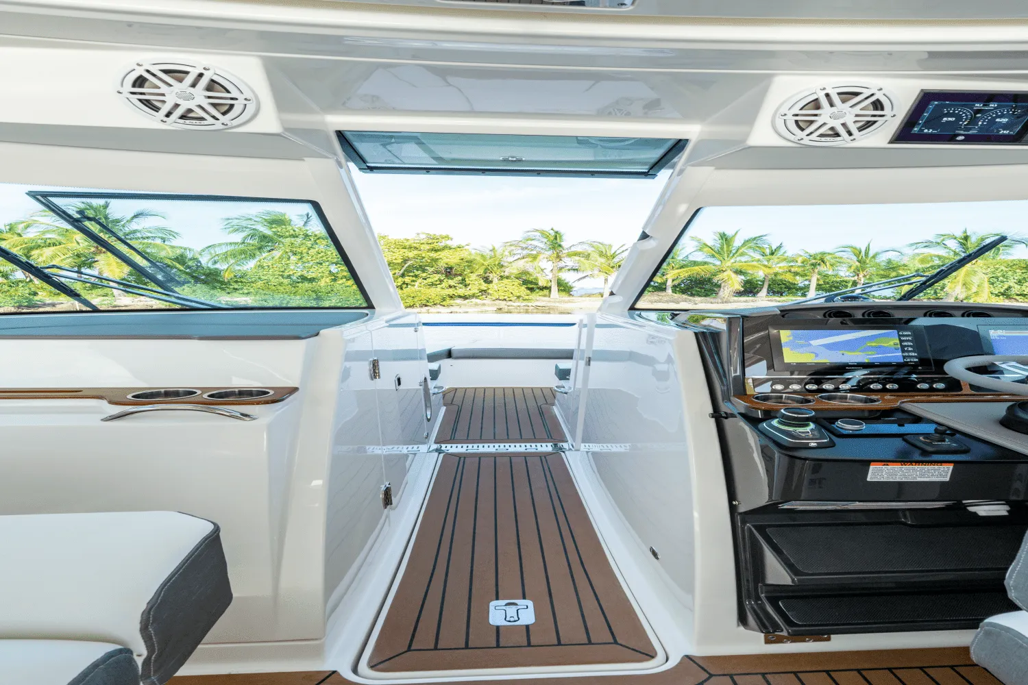 2025 Tiara Yachts LX 34 Image Thumbnail #27