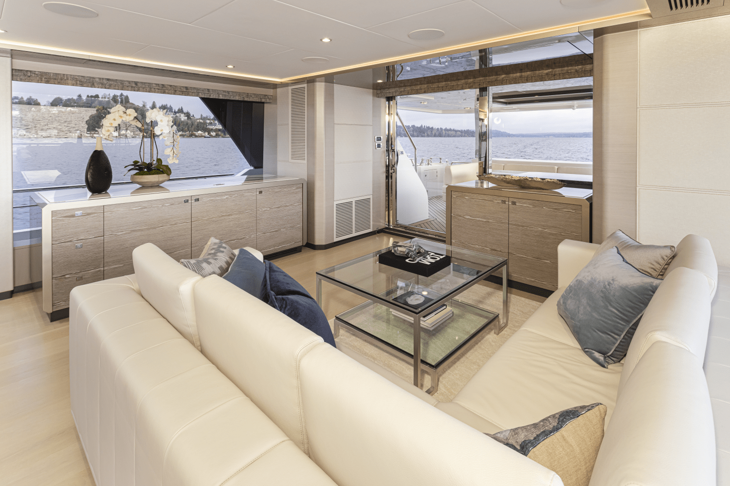 2025 Ocean Alexander
                                                             27R Image Thumbnail #91