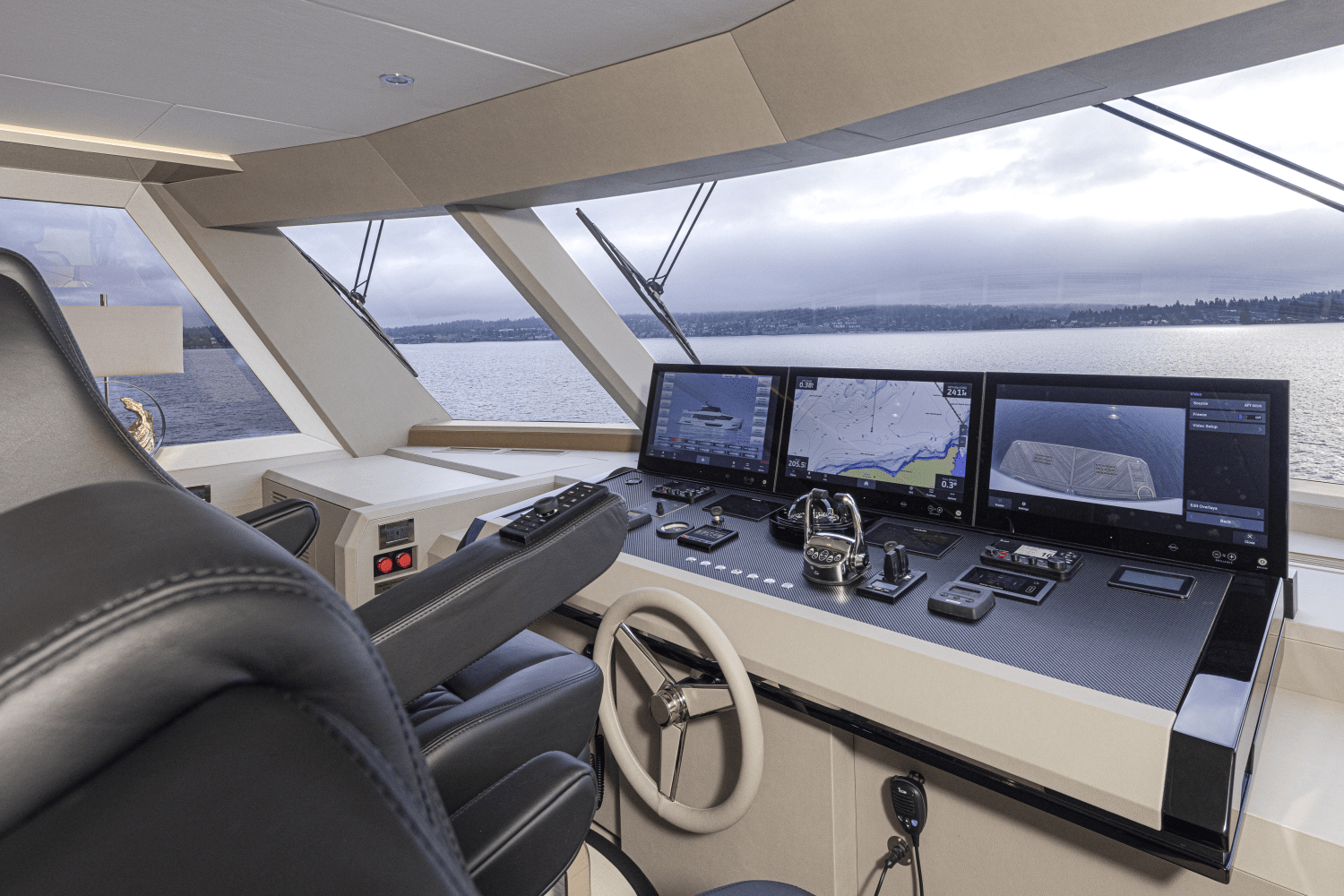 2025 Ocean Alexander
                                                             27R Image Thumbnail #43