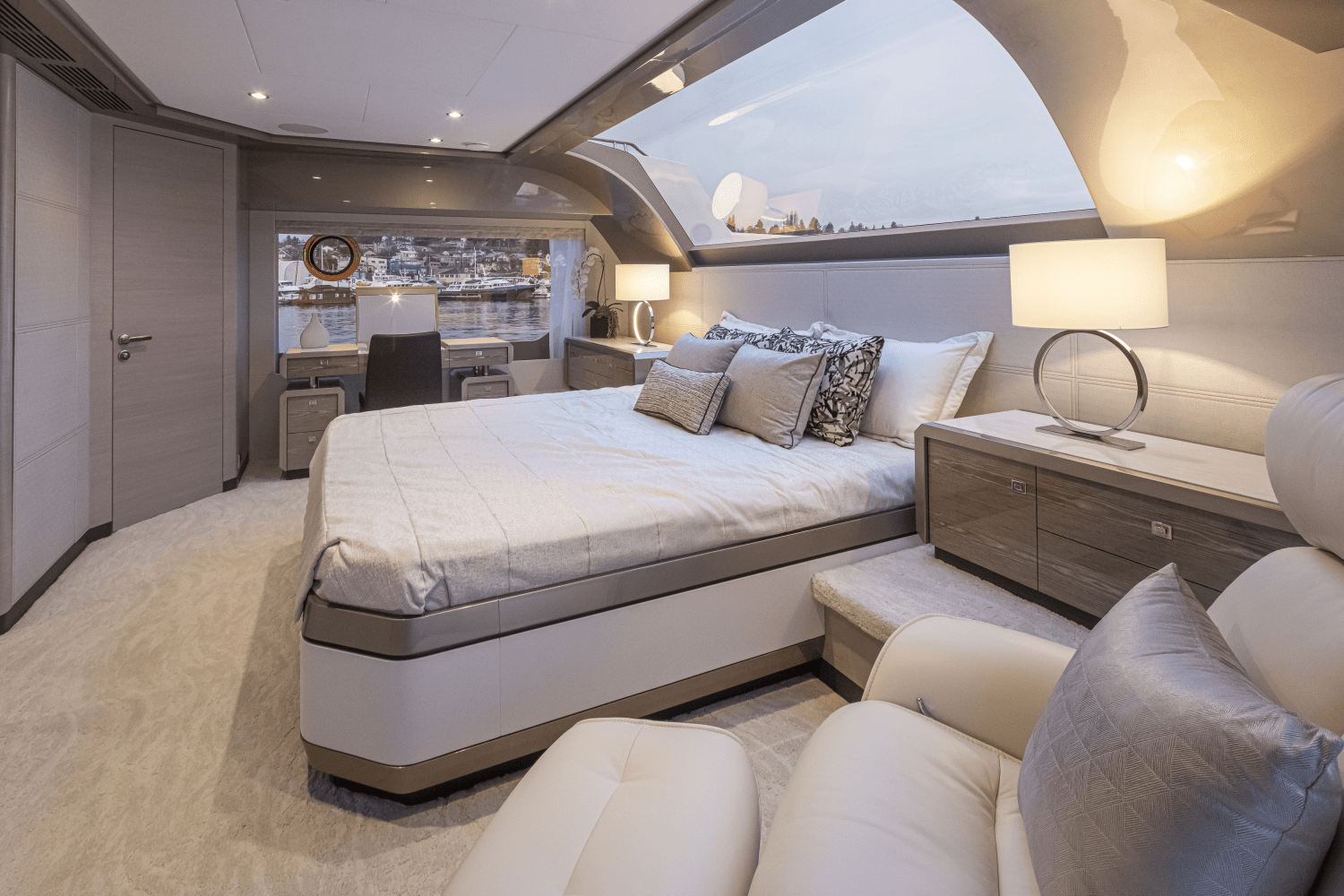 2025 Ocean Alexander
                                                             27R Image Thumbnail #63