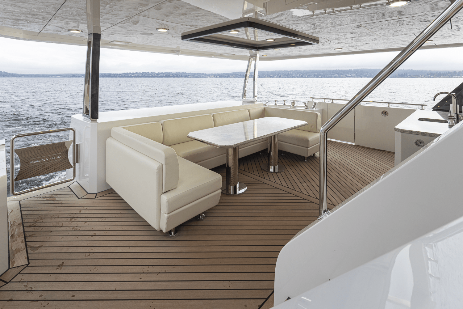 2025 Ocean Alexander
                                                             27R Image Thumbnail #33