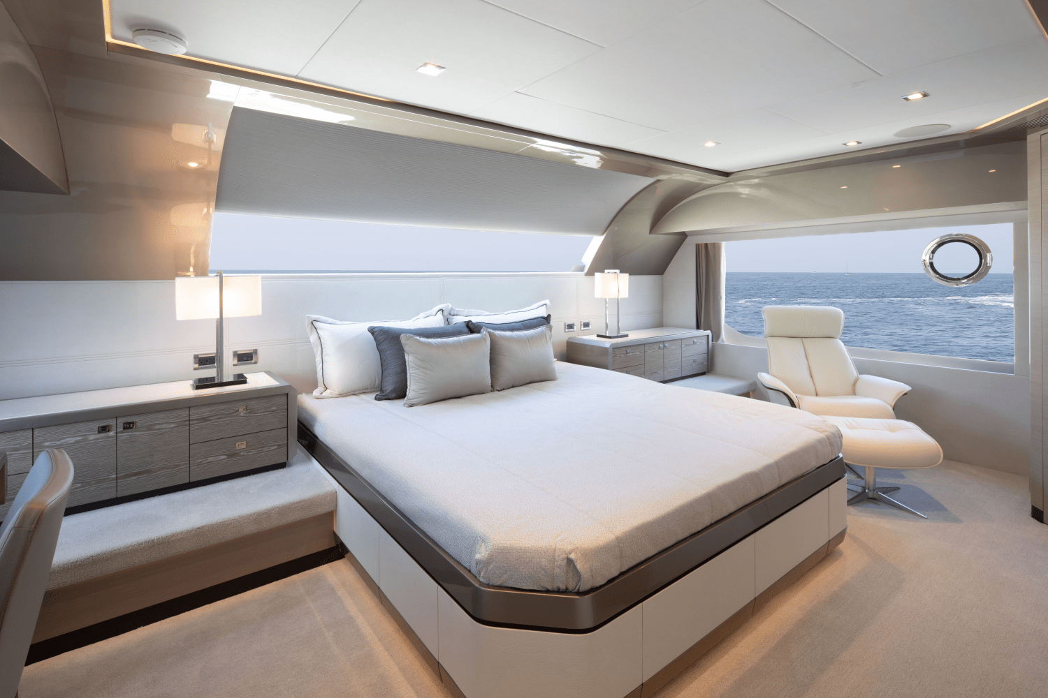 2025 Ocean Alexander 27R Image Thumbnail #13
