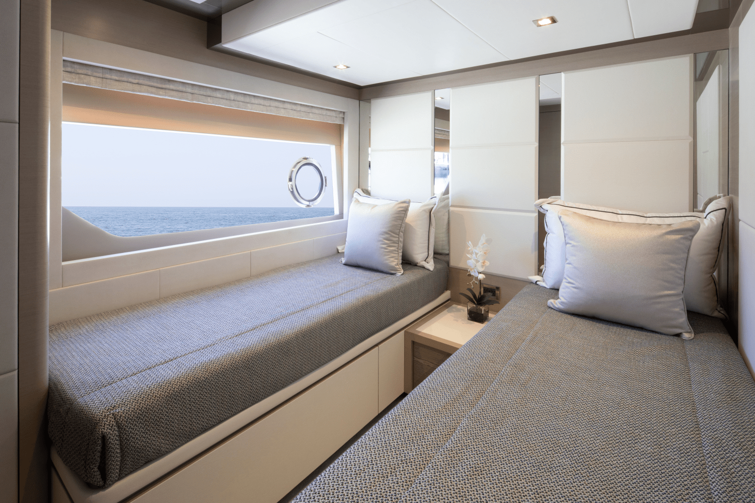 2025 Ocean Alexander 27R Image Thumbnail #15