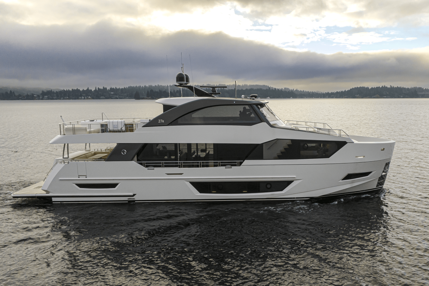 2025 Ocean Alexander
                                                             27R Image Thumbnail #23