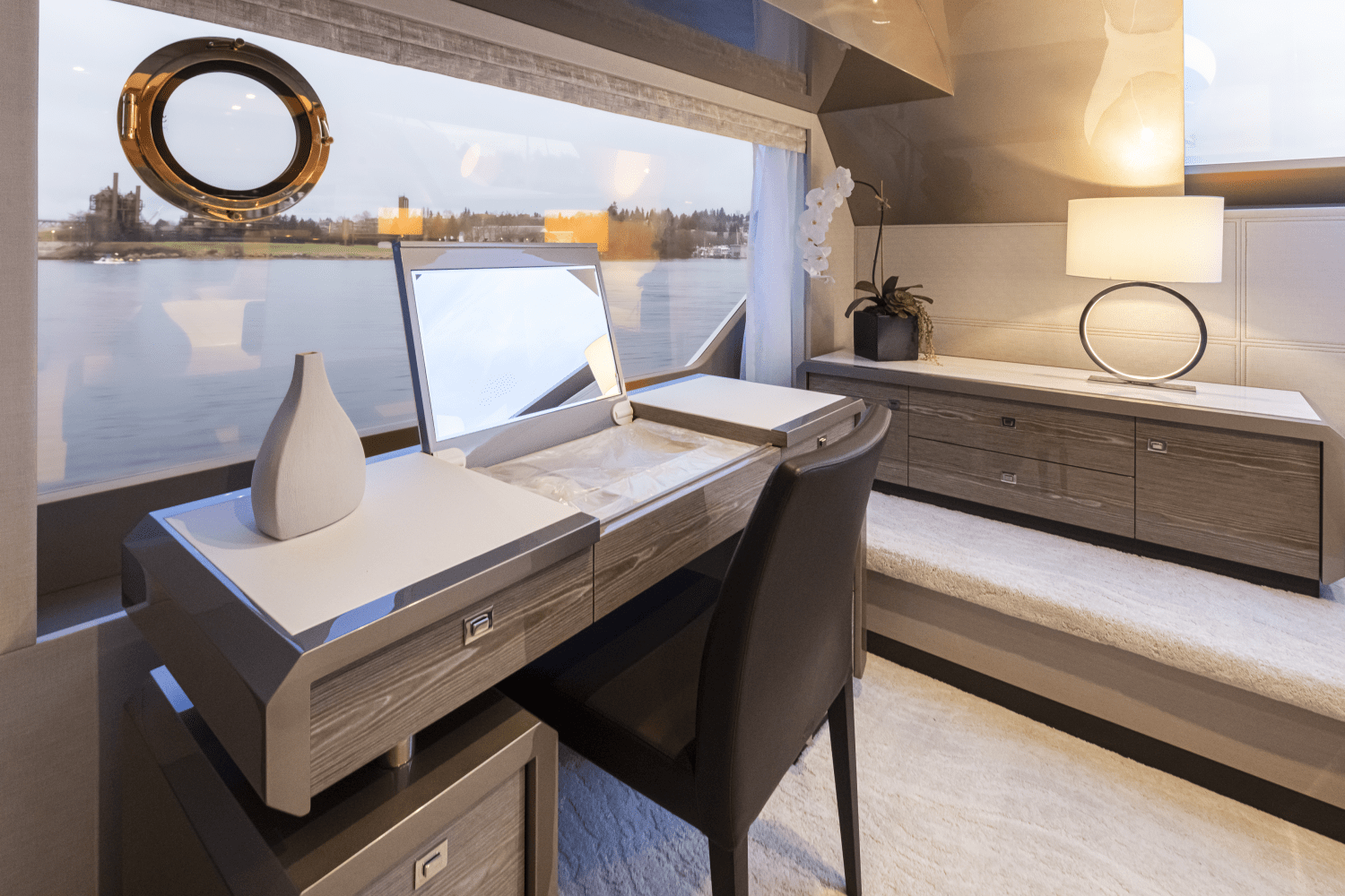 2025 Ocean Alexander
                                                             27R Image Thumbnail #65