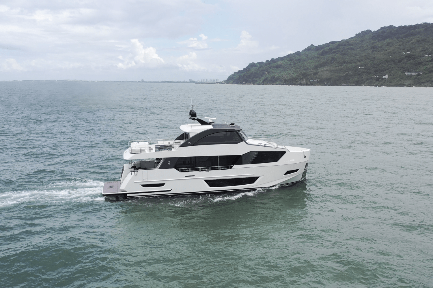2025 Ocean Alexander 27R Image Thumbnail #5