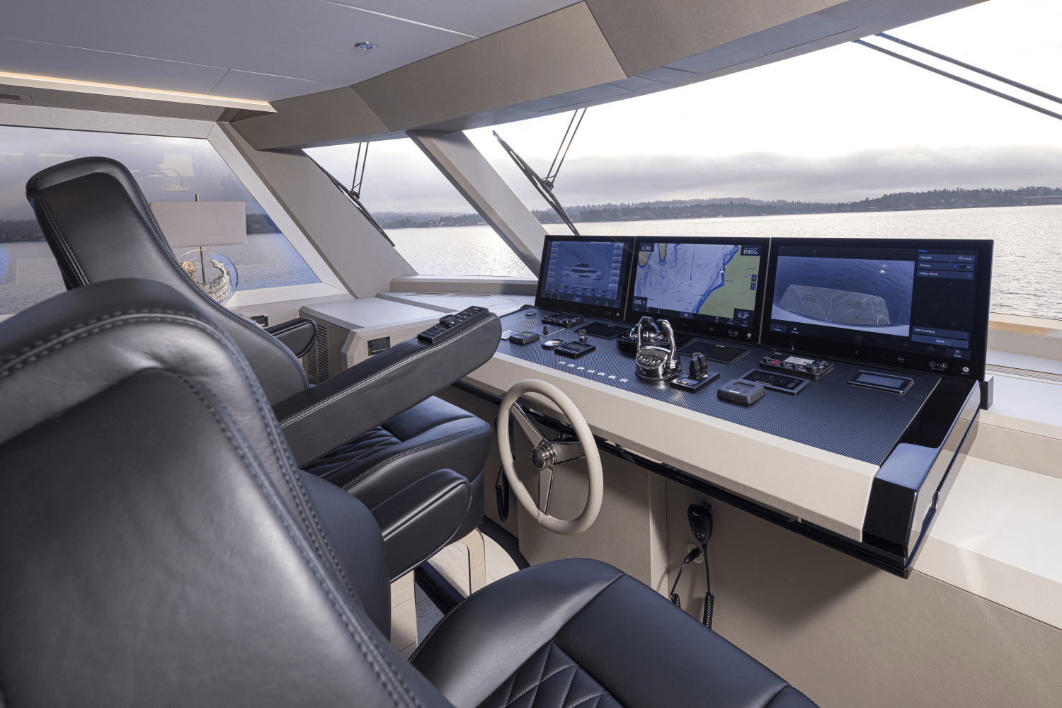2025 Ocean Alexander
                                                             27R Image Thumbnail #42