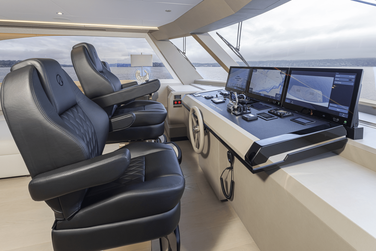 2025 Ocean Alexander
                                                             27R Image Thumbnail #44