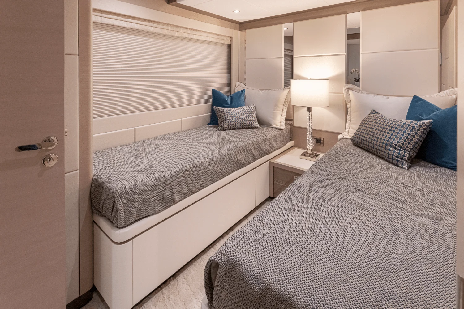 2026 Ocean Alexander
                                                             27R Image Thumbnail #80