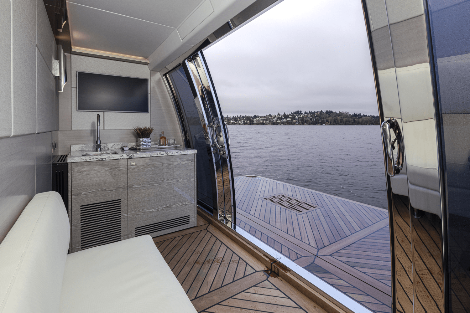 2025 Ocean Alexander
                                                             27R Image Thumbnail #38