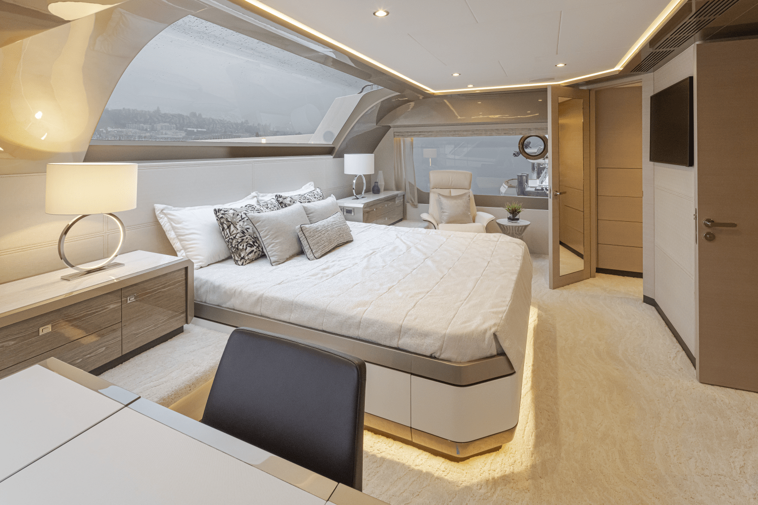 2025 Ocean Alexander
                                                             27R Image Thumbnail #62