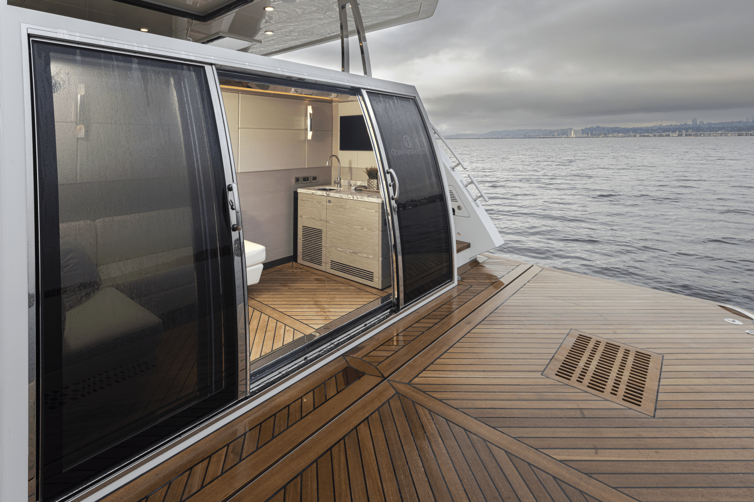 2025 Ocean Alexander
                                                             27R Image Thumbnail #36