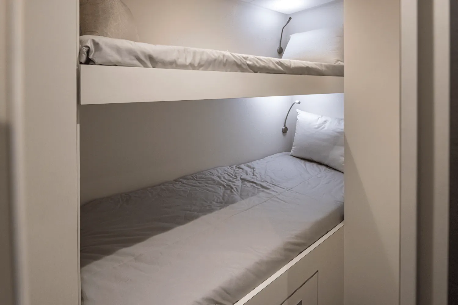 2026 Ocean Alexander 27R Image Thumbnail #87