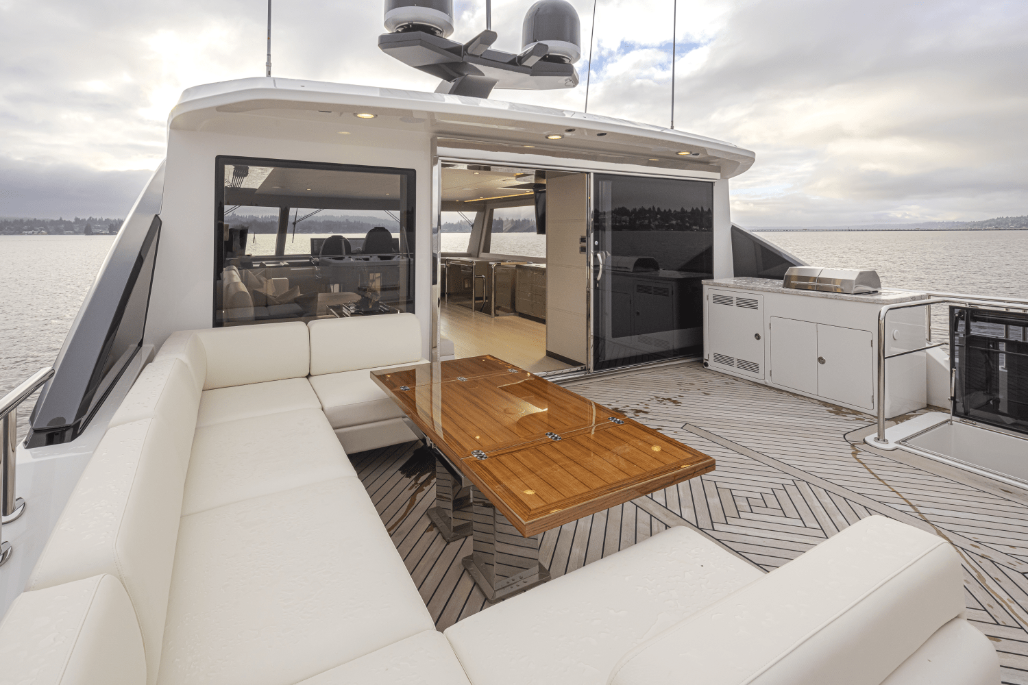 2025 Ocean Alexander
                                                             27R Image Thumbnail #31