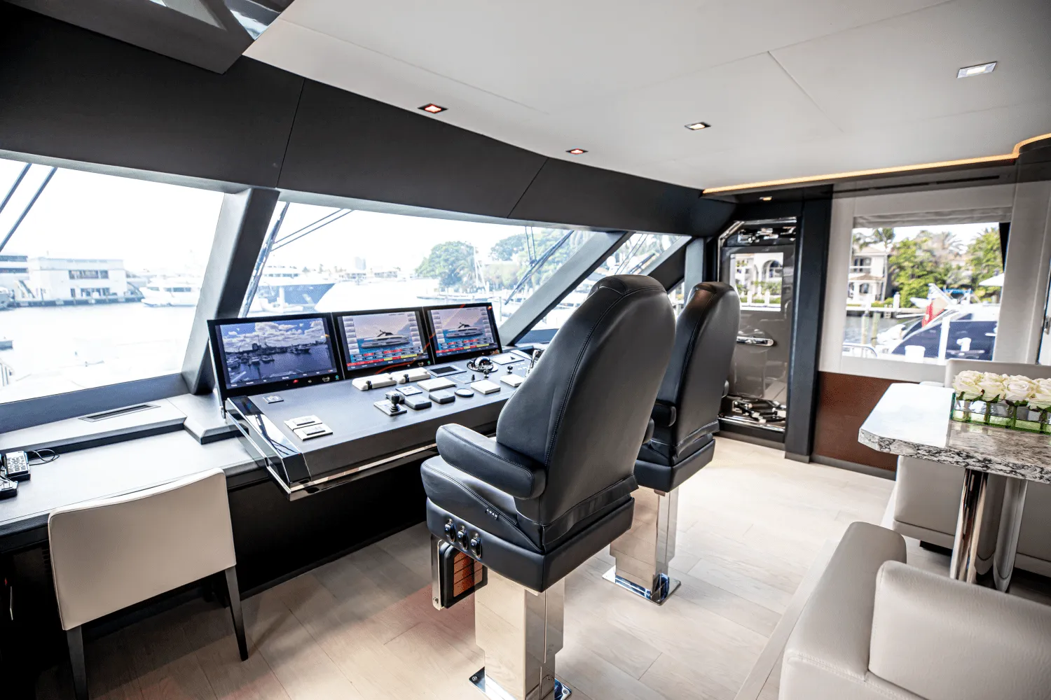 2025 Ocean Alexander 30R Image Thumbnail #45