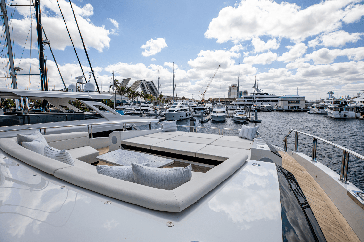 2025 Ocean Alexander 30R Image Thumbnail #15