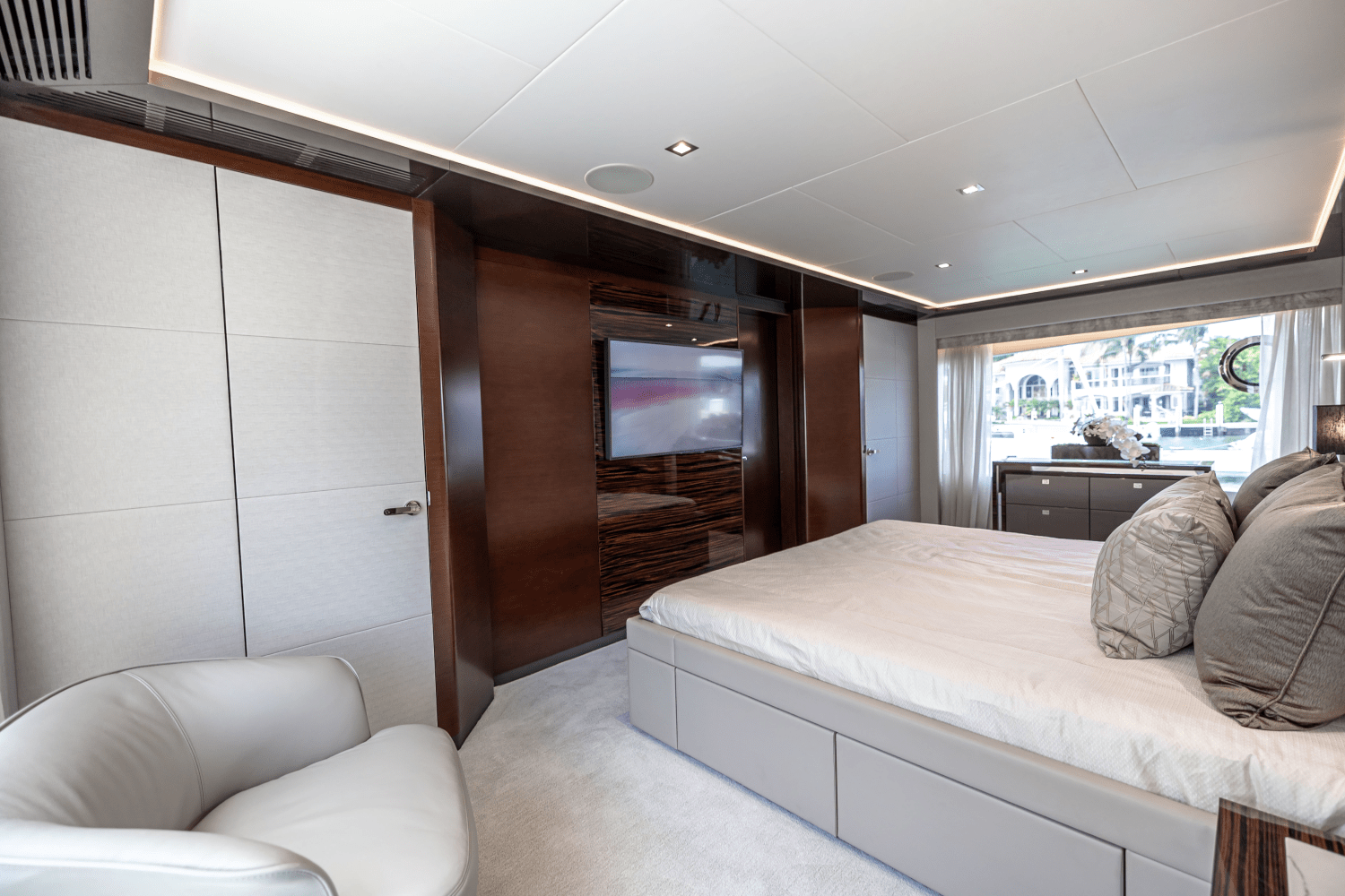 2025 Ocean Alexander 30R Image Thumbnail #58