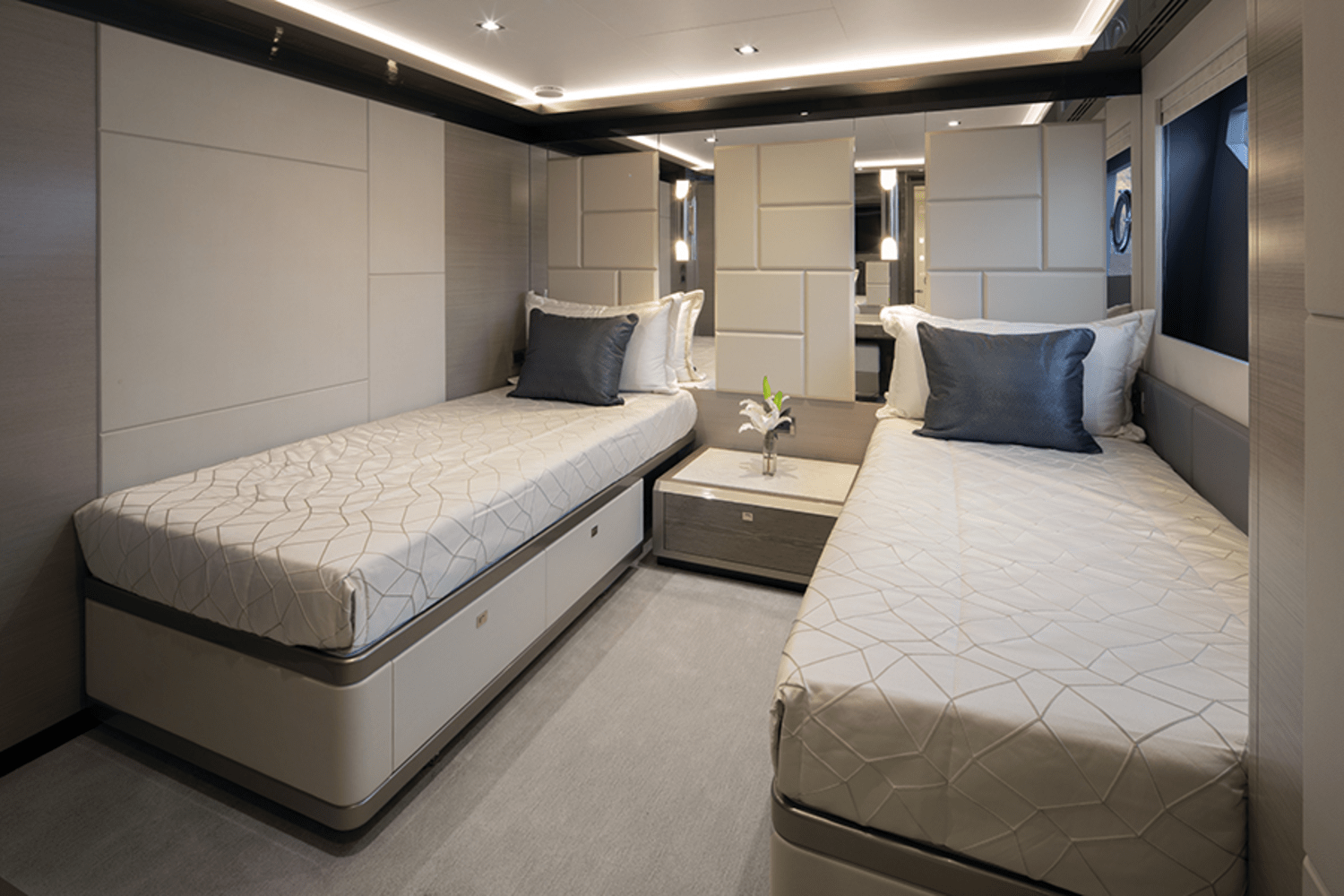 2025 Ocean Alexander 35R Image Thumbnail #91