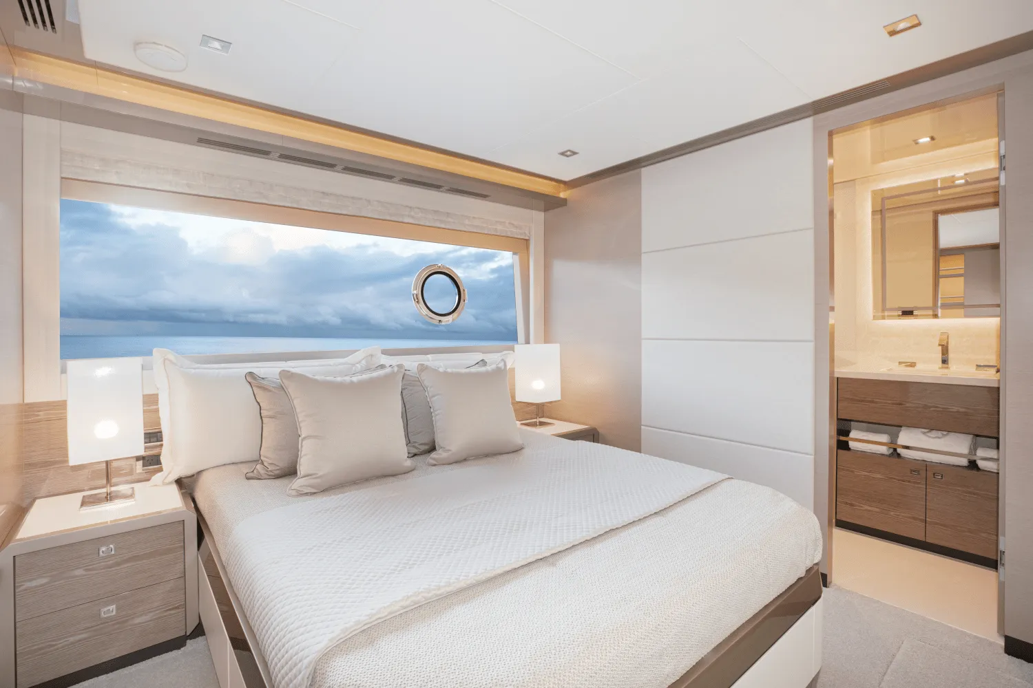 2025 Ocean Alexander
                                                             28E Image Thumbnail #33