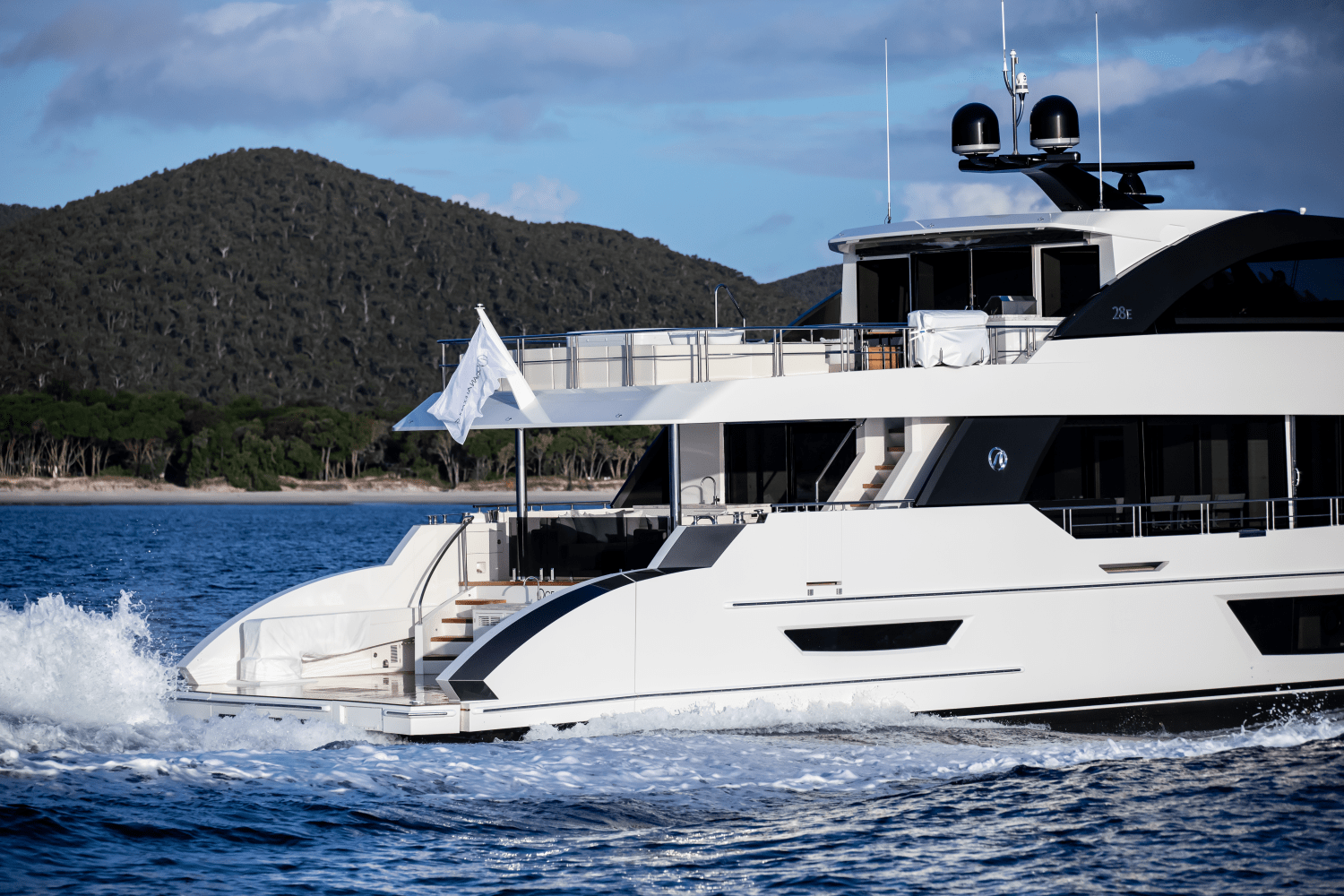 2025 Ocean Alexander 28E Image Thumbnail #10