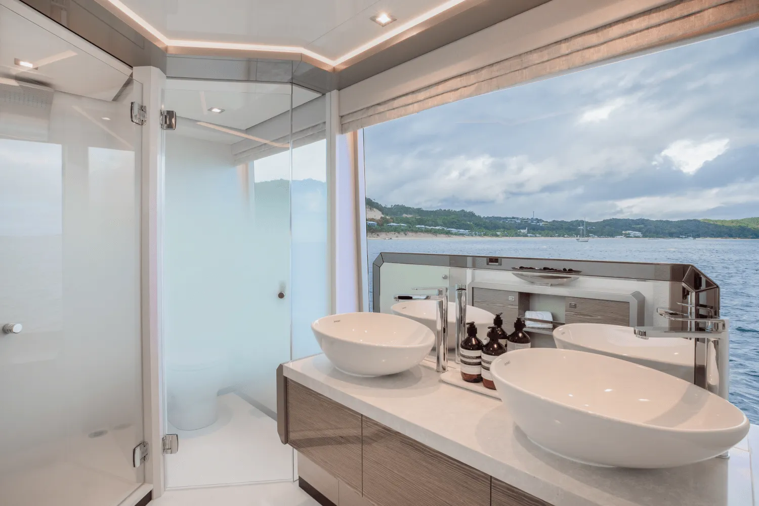 2025 Ocean Alexander
                                                             28E Image Thumbnail #34