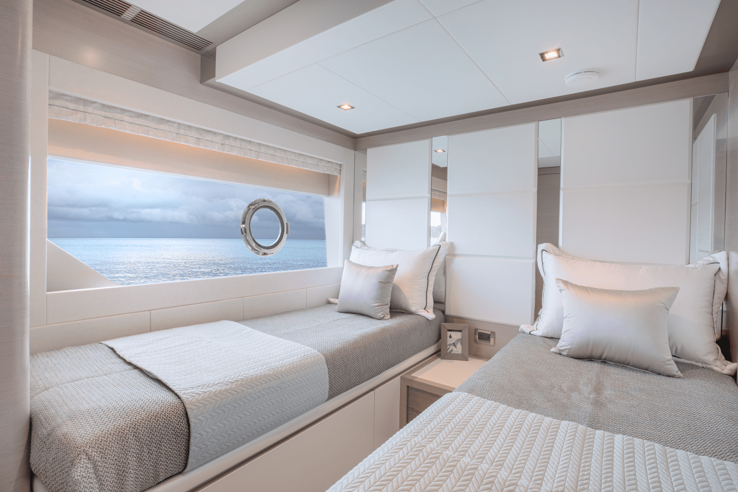 2025 Ocean Alexander 28E Image Thumbnail #38