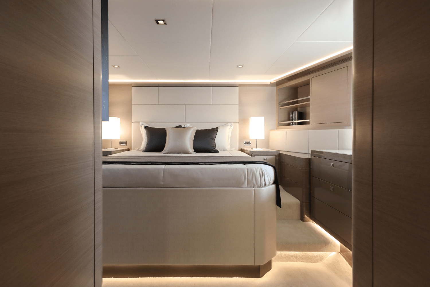 2025 Ocean Alexander 32E Image Thumbnail #33