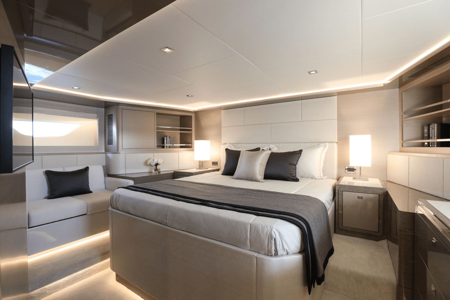 2025 Ocean Alexander 32E Image Thumbnail #32