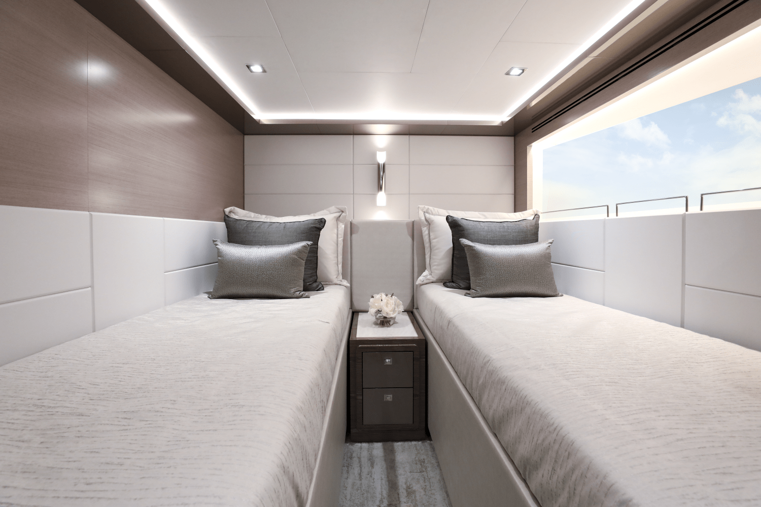 2025 Ocean Alexander 32E Image Thumbnail #31
