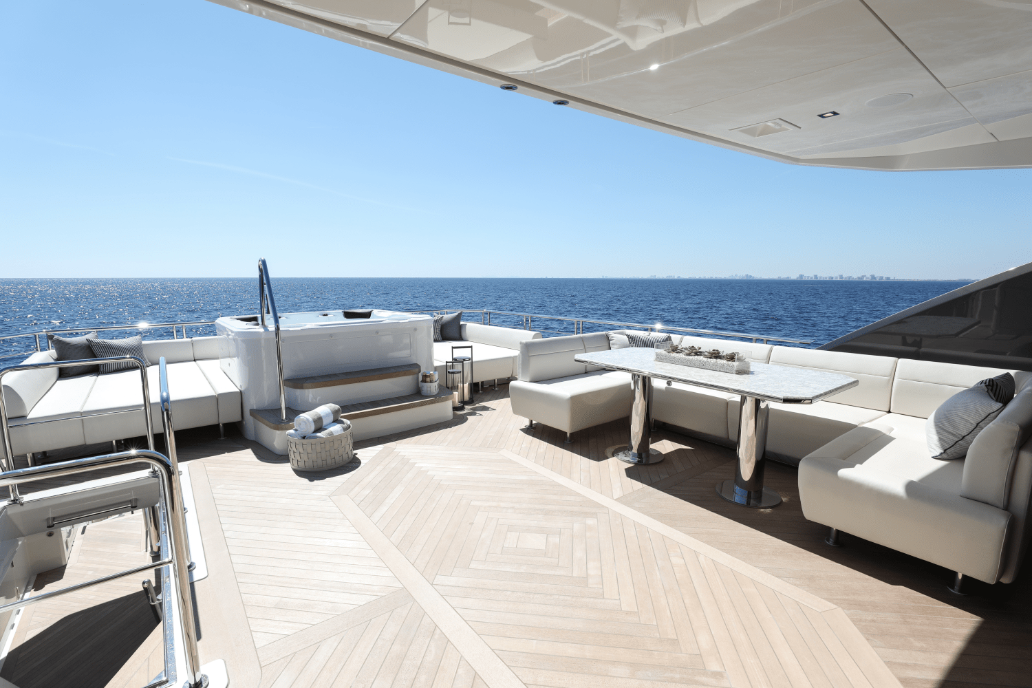 2025 Ocean Alexander 32E Image Thumbnail #18
