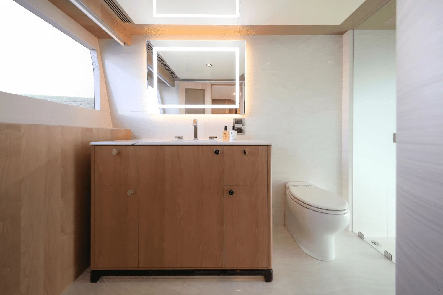 2026 Ocean Alexander
                                                             28L Image Thumbnail #53